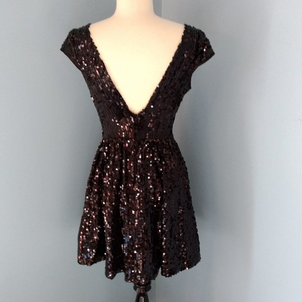 Arden B. Dress 6 Black Sequins Skater Short Sleeve - Picture 3 of 8